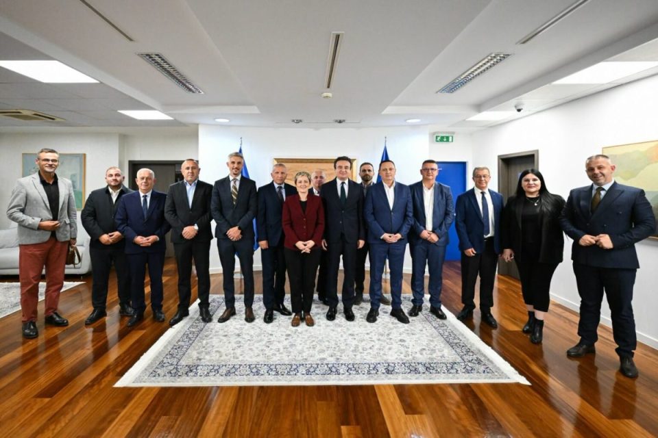 partite-shqiptare-ne-lugine-bashkohen-ne-koalicion,-gati-per-zgjedhjet-ne-serbi