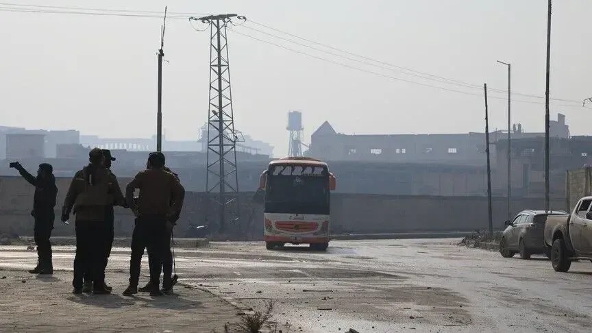 raportohet-per-te-vdekur-dhe-te-plagosur-nga-sulmi-ndaj-nje-autobusi-ne-sirine-perendimore