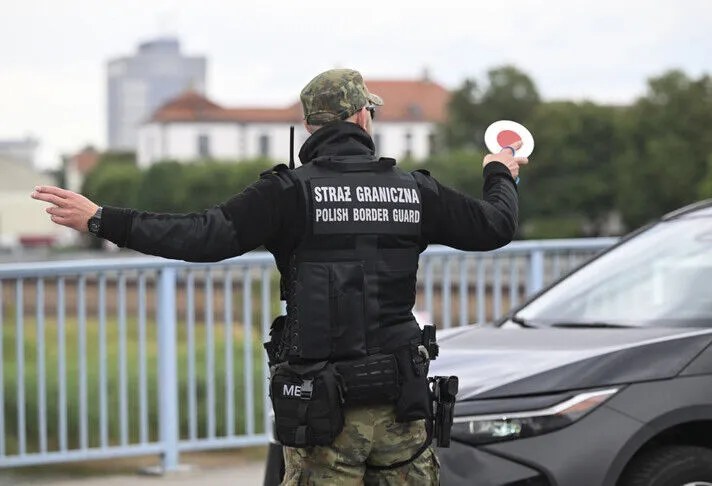 polonia-zgjat-per-6-muaj-kontrollet-kufitare-me-gjermanine-dhe-lituanine