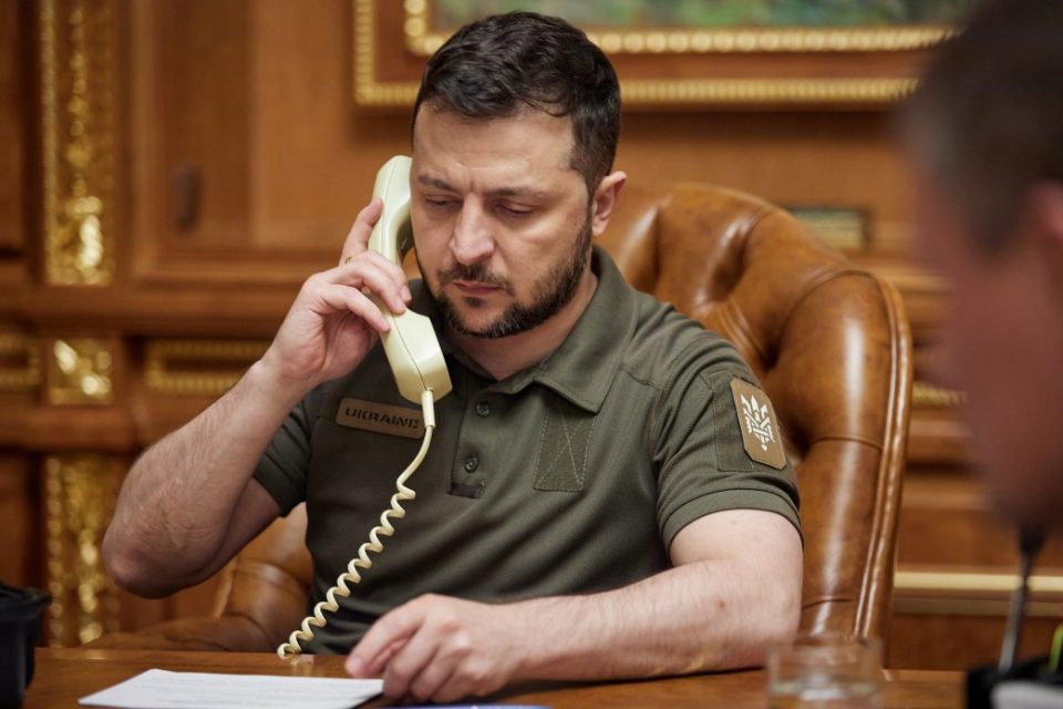 “po-vriten-edhe-femije”:-zelensky-i-ankohet-kryeministrit-norvegjez-per-sulmet-ruse-–