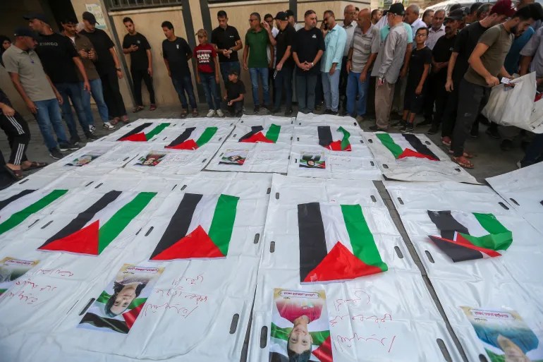 palestinezet-druhen-nga-pershkallezimi-i-vazhdueshem,-ndersa-lufta-ne-gaza-hyn-ne-vitin-e-trete