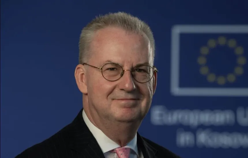 votimi-3-minuta-pas-mesnates/-ambasadori-i-be-ne-kosove-uron-presidenten-e-re:-mbeshtetja-jone-e-palekundur!-pres-me-kenaqesi-te-bashkepunojme